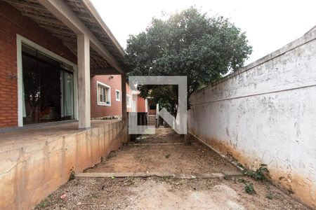 Casa para alugar com 277m², 5 quartos e NaN vagas Casa para alugar com 277m², 5 quartos e NaN vagasQuintal