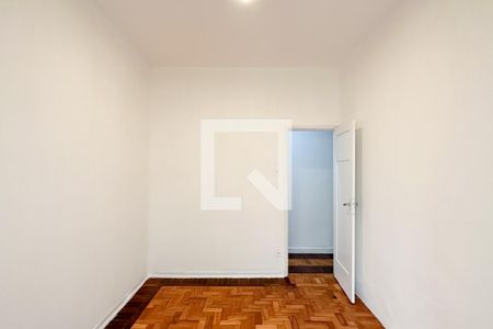 Quarto 01 de apartamento à venda com 2 quartos, 70m² em Copacabana, Rio de Janeiro