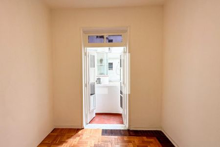 Quarto 01 de apartamento à venda com 2 quartos, 70m² em Copacabana, Rio de Janeiro