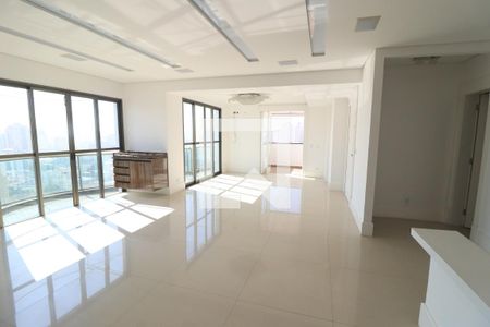 Sala de TV de apartamento à venda com 4 quartos, 300m² em Vila Gomes Cardim, São Paulo