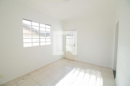 Sala de casa à venda com 2 quartos, 125m² em Bom Retiro, Betim