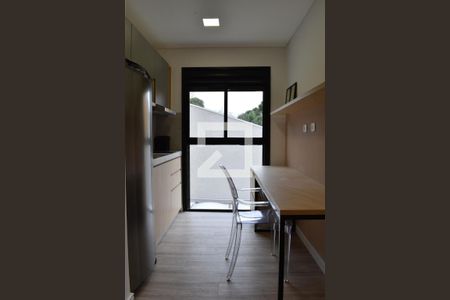 Cozinha de kitnet/studio para alugar com 1 quarto, 17m² em Água Verde, Curitiba