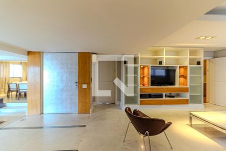 Sala de TV de apartamento à venda com 3 quartos, 300m² em Santa Cecilia, São Paulo