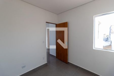 Quarto 2 de casa para alugar com 2 quartos, 40m² em Jardim dos Prados, São Paulo