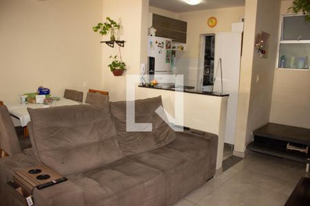 Sala de casa de condomínio à venda com 2 quartos, 67m² em Arvoredo Ii, Contagem