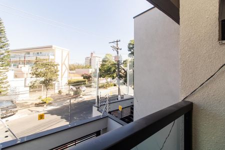 Casa à venda com 111m², 3 quartos e 2 vagas Casa à venda com 111m², 3 quartos e 2 vagasVaranda