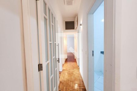 Corredor de apartamento para alugar com 3 quartos, 90m² em Laranjeiras, Rio de Janeiro