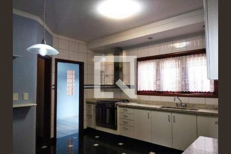 Casa à venda com 4 quartos, 297m² em Vila Marieta, Campinas