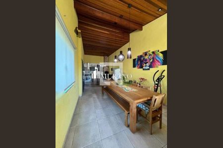 Casa à venda com 3 quartos, 200m² em Vila Lucinda, Santo André