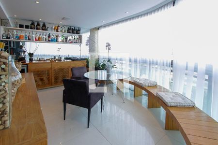 Sala de apartamento à venda com 4 quartos, 250m² em Barra da Tijuca, Rio de Janeiro