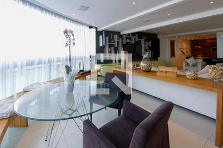 Sala de apartamento à venda com 4 quartos, 250m² em Barra da Tijuca, Rio de Janeiro