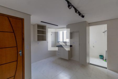 Sala e Cozinha Integrada  de apartamento para alugar com 2 quartos, 40m² em Vila Nova Savoia, São Paulo