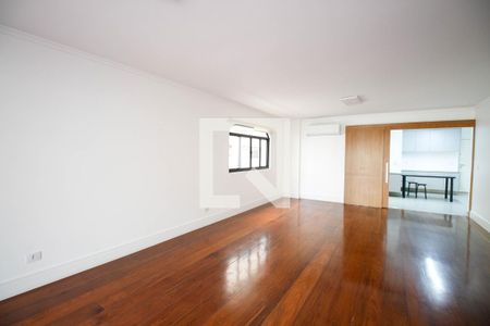 Sala de apartamento à venda com 3 quartos, 153m² em Vila Madalena, São Paulo