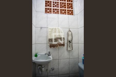 Lavabo de casa à venda com 3 quartos, 120m² em Conjunto Residencial Pombeva, São Bernardo do Campo