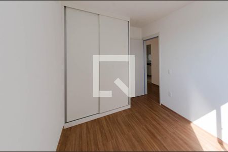 Quarto 1 de apartamento para alugar com 2 quartos, 52m² em Buritis, Belo Horizonte