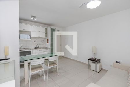 Sala/ Cozinha de apartamento para alugar com 2 quartos, 50m² em Campo Belo, São Paulo