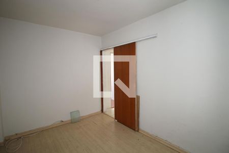 Quarto 2 de apartamento para alugar com 2 quartos, 45m² em Olaria, Rio de Janeiro