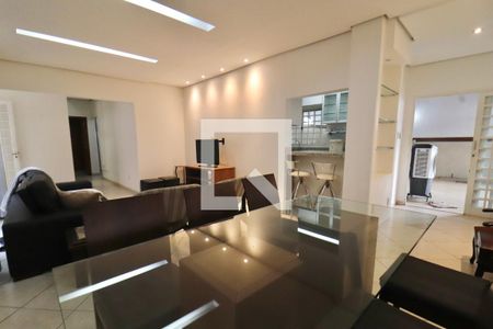 Sala de casa para alugar com 3 quartos, 223m² em Setor Centro Oeste, Goiânia