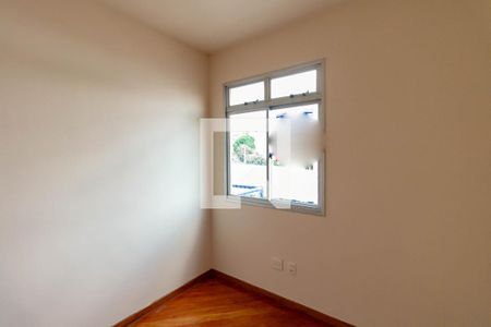 Quarto 1 de apartamento à venda com 3 quartos, 110m² em Camargos, Belo Horizonte