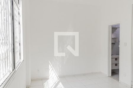 Sala/Quarto de kitnet/studio para alugar com 1 quarto, 30m² em Copacabana, Rio de Janeiro