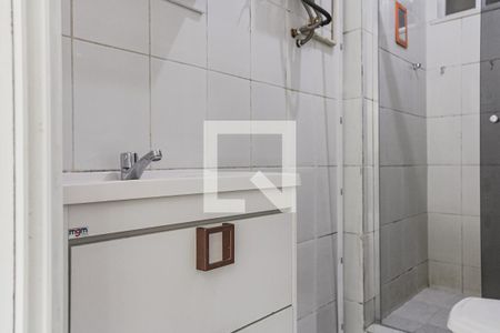 Banheiro  de kitnet/studio para alugar com 1 quarto, 30m² em Copacabana, Rio de Janeiro