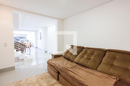 Sala de TV de casa para alugar com 3 quartos, 500m² em Laranjeiras, Uberlândia