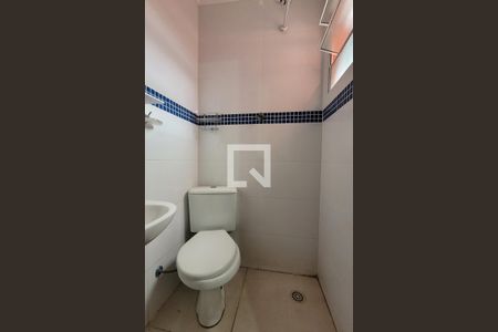 Banheiro da suíte de casa para alugar com 2 quartos, 85m² em Vila Helena, Santo André