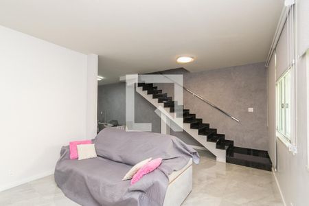 Sala de casa à venda com 3 quartos, 390m² em Penha, Rio de Janeiro