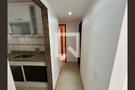 Corredor de apartamento à venda com 2 quartos, 80m² em Irajá, Rio de Janeiro