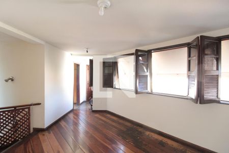 Sala de TV de casa para alugar com 5 quartos, 315m² em Santa Amelia, Belo Horizonte