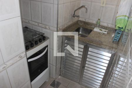 Cozinha de apartamento para alugar com 1 quarto, 42m² em Itararé, São Vicente