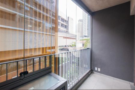 Varanda de kitnet/studio para alugar com 1 quarto, 25m² em Sumarezinho, São Paulo