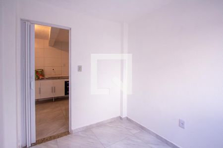 Quarto 1 de apartamento para alugar com 2 quartos, 45m² em Brasilândia, São Gonçalo