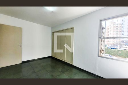 Quarto de apartamento à venda com 1 quarto, 60m² em Vila Itapura, Campinas