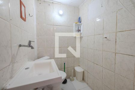 Banheiro de casa para alugar com 1 quarto, 15m² em Bela Vista, São Paulo