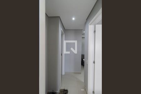 Corredor de apartamento à venda com 2 quartos, 56m² em Planalto, Belo Horizonte