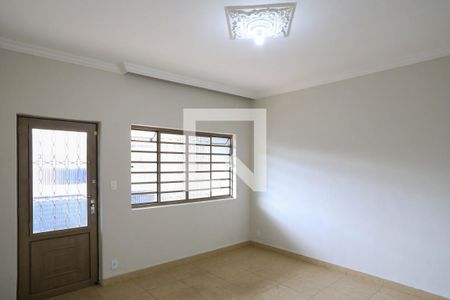 Casa para alugar com 3 quartos, 330m² em Santa Cruz, Belo Horizonte