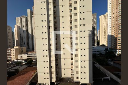 Vista Sala de apartamento para alugar com 2 quartos, 70m² em Jardim Goiás, Goiânia