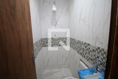 Banheiro de casa para alugar com 1 quarto, 56m² em Olaria, Rio de Janeiro