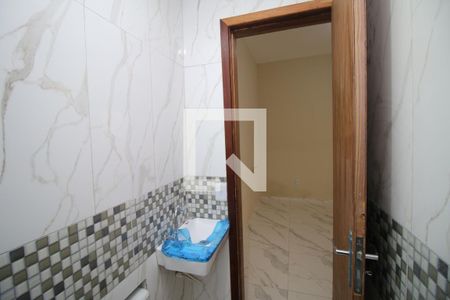 Banheiro de casa para alugar com 1 quarto, 56m² em Olaria, Rio de Janeiro