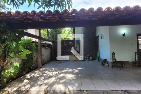 Casa à venda com 3 quartos, 199m² em Maria Paula, Niterói