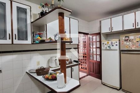 Casa à venda com 3 quartos, 199m² em Maria Paula, Niterói