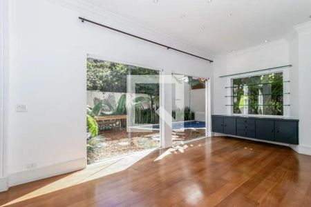Casa à venda com 4 quartos, 181m² em Jardim Paulista, São Paulo