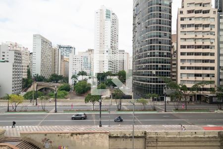 Vista Sala de apartamento à venda com 1 quarto, 34m² em Centro, São Paulo