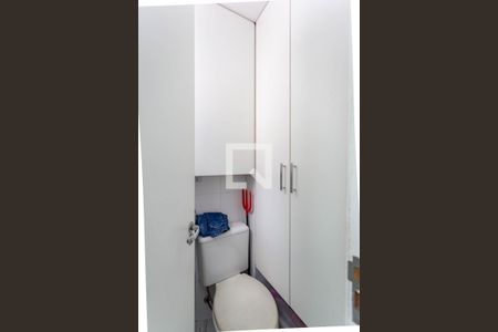 Banheiro de serviço de apartamento à venda com 3 quartos, 100m² em Castelo, Belo Horizonte