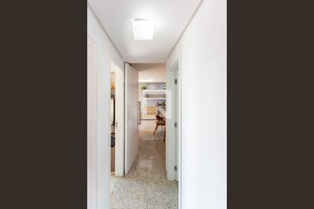 Corredor de apartamento à venda com 3 quartos, 100m² em Castelo, Belo Horizonte