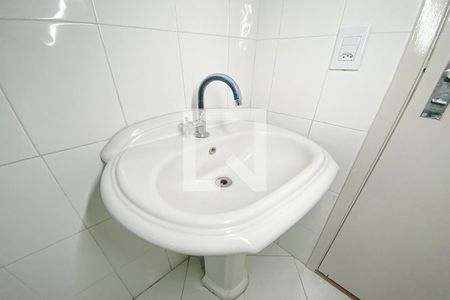 Banheiro de apartamento para alugar com 1 quarto, 58m² em Ouro Branco, Novo Hamburgo