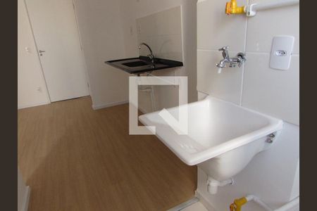 Cozinha e Área de Serviço de apartamento para alugar com 2 quartos, 42m² em Parque Arariba, São Paulo