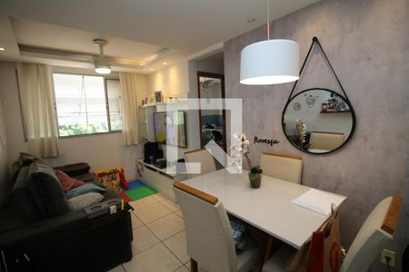 Sala de apartamento à venda com 2 quartos, 46m² em Parada de Lucas, Rio de Janeiro