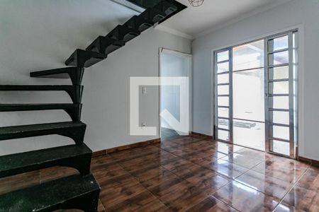 Sala de casa para alugar com 3 quartos, 120m² em Jundiapeba, Mogi das Cruzes